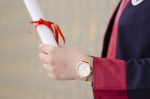 “Pregnant by My College Boyfriend: What Happens After Graduation?”